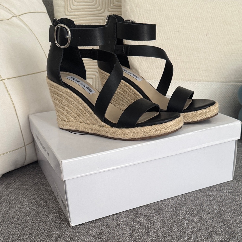 Steve Madden Black Espadrille Wedges